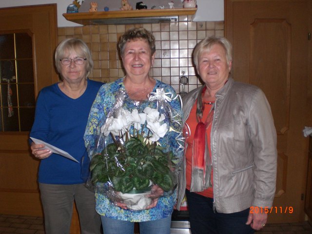 Annemaria Primus und Annemarie Adam Stolz gratulierten Christine Grilz  zum 70. Geburtstag. | Foto: KK