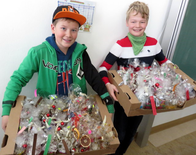 Die Kunstwerke sind zum Verkauf bereit und werden vom 20. bis zum 22.11.15 im Rahmen des "ADVENT IM PARK" beim Parkhotel angeboten!