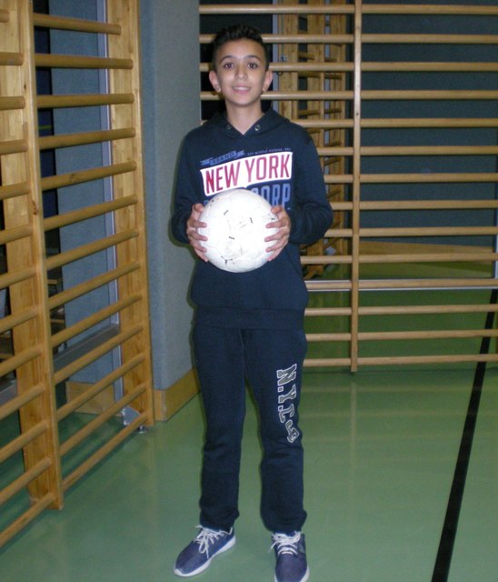 Der talentierte syrische Nachwuchskicker Mohamed  beim  Training.