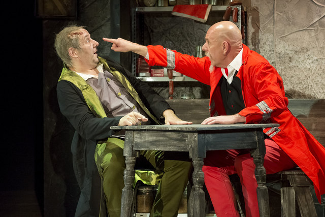 Hannes Ellmerer (Adam), Engelbert Habicher (Walter von Waltersberg) | Foto: Sarah Peischer