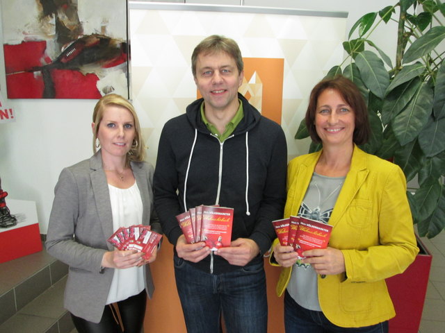 Nicole Malle, Marktreferent Hans Steinacher und Wirtschaftsreferentin Angelika Kuss-Bergner (von links)