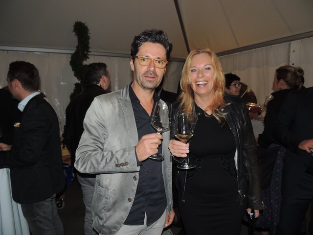 H24 Lady Eva Gruber mit Wolfi Thomann bei der Gin Verkostung.