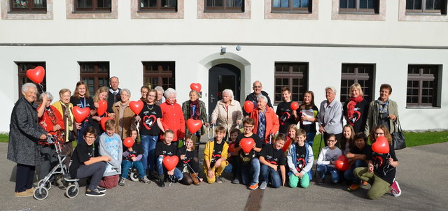 Die "Filmstars" des Songcontest-Videos am Kufsteiner Gymnasium. | Foto: Stahl