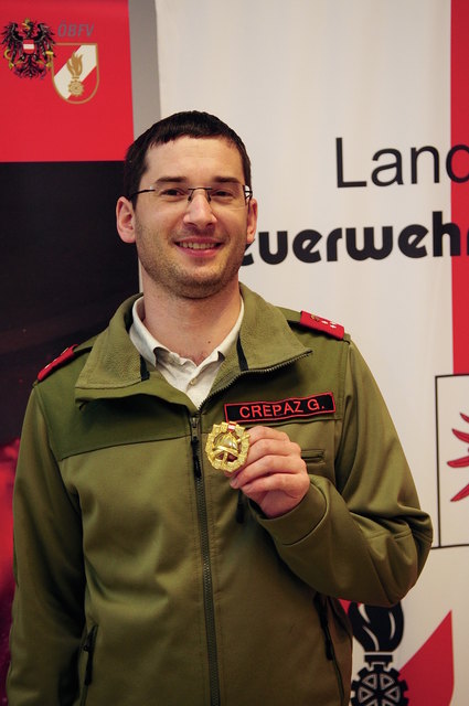 Leistungsabzeichen in Gold: Kdt. Georg Crepaz absolvierte die "Feuerwehr-Matura" mit Erfolg!