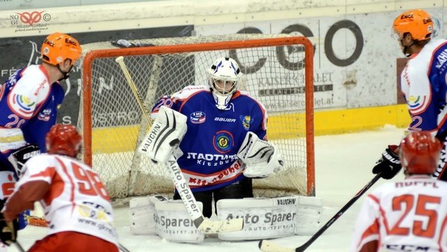 EC-Goalie Markus Rainer konnte den Kasten gegen laibach rein halten. | Foto: EC Die Adler