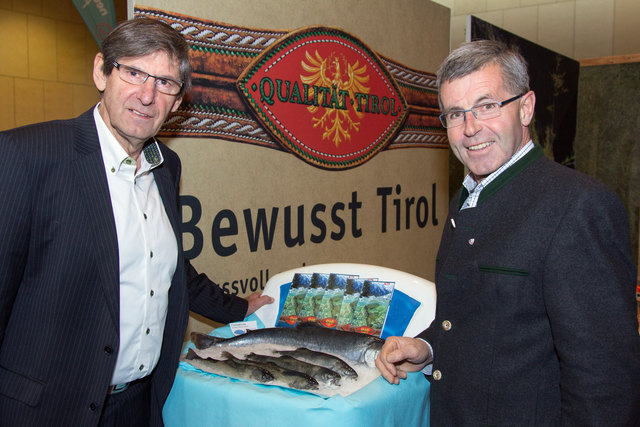Peter Neurauter mit Fischzucht-Experten und Alt-Landesrat Toni Steixner. | Foto: Neurauter frisch