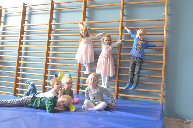 Der kleine Turnsaal im Kindergarten kommt bei den Kids besonders gut an.