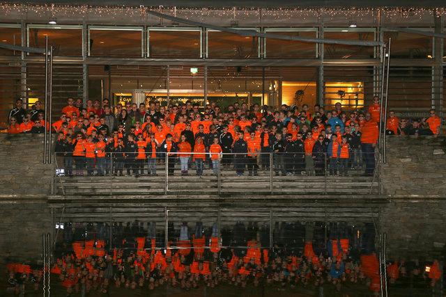 Gruppenfoto mit den Spielern des NZ bei den Krottendorfer Teichen