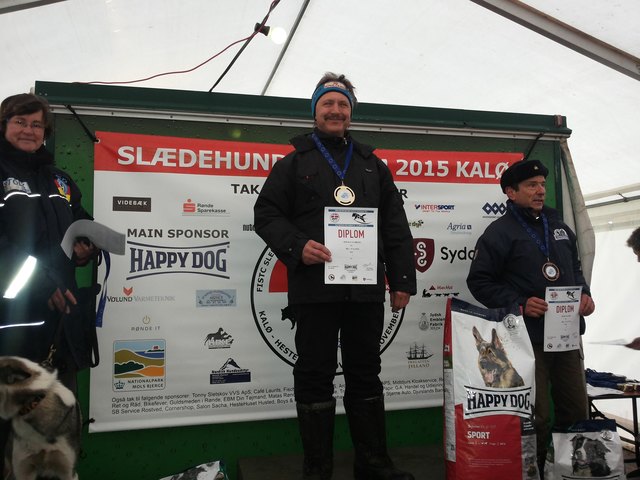 Dem Dt.Gerisdorfer Gerald Schinzel gibt die innige Beziehung und der Erfolg mit den Hunden als Top-Musher Recht.
