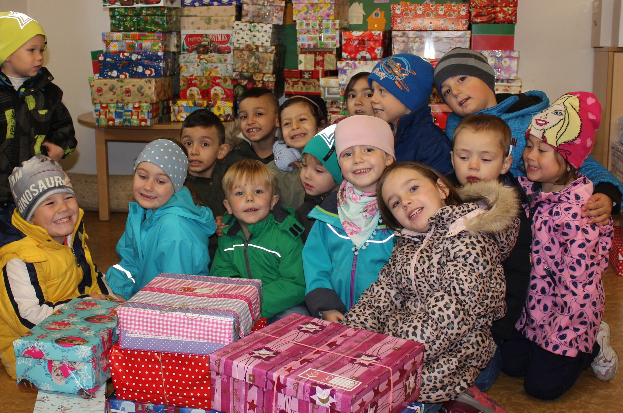 Über 1000 Kartons für den guten Zweck Kufstein