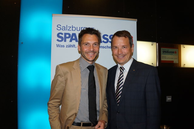 Filialdirektor Marcus Gruber und Vorstandsdirektor  Markus Sattel