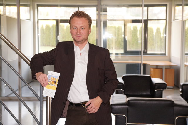 Wirtschaftspark-Geschäftsführer Michael Holzer sowie die eingemieteten Unternehmen laden am 1. Juni zum Tag der offenen Tür.