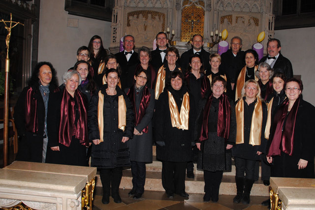 Die Singgemeinschaft Freiheit präsentiert im Zuge des Christkindlmarktes ihr Adventkonzert in der Stadtpfarrkirche St. Valentin. | Foto: Lischka