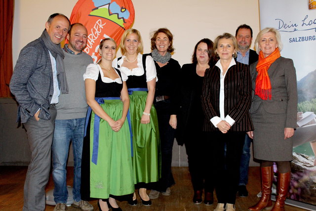 Leo Bauernberger (GF Salzburger- Land Tourismus GmbH), Martin Sagmeister (Obmann Ferienregion Lungau), Madeleine Pritz (GF-Stv. Ferienregion Lungau), Andrea Moser-Dengg (GF Ferienregion Lungau), Bettina Kuhn (Producerin Firma SATEL Film), Angelika Doucha- | Foto: Ferienregion Lungau