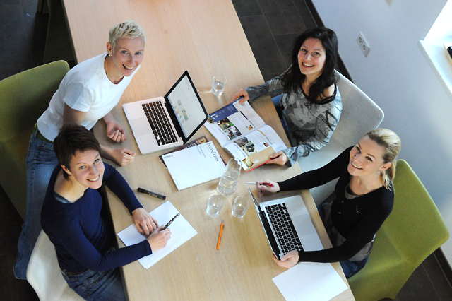 Das Kommunikationsquadrat (ohne Newcomerin Christine Strömpfl): Andrea Knura, Katharina Hofer-Schillen, Sabine Salcher und Andrea Patterer