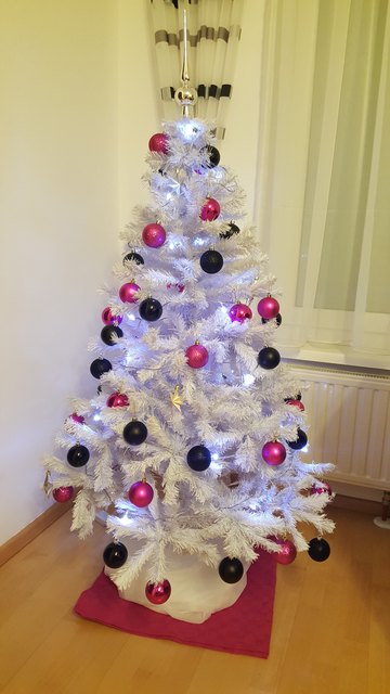 Wenns schon kein weißes Weihnachten gibt, wirds eben mein Bäumchen...