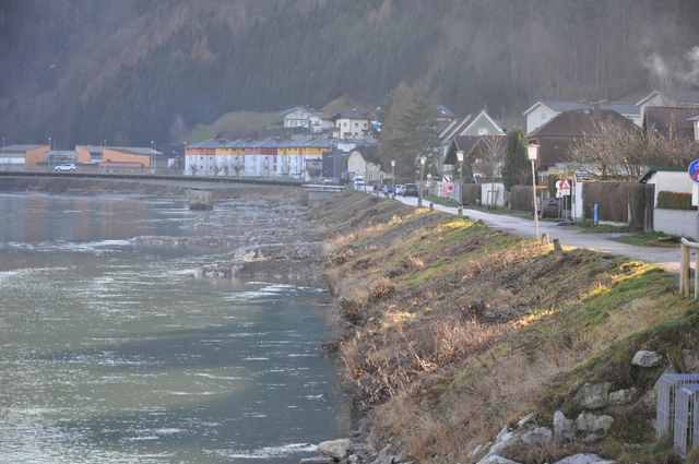 linkes Salzachufer