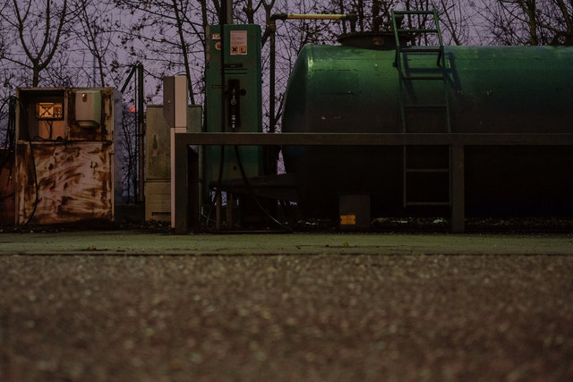 Diese Tankstelle in Neusiedl am See kennen wahrscheinlich nur Experten. Stimmung und Licht gefallen mir.