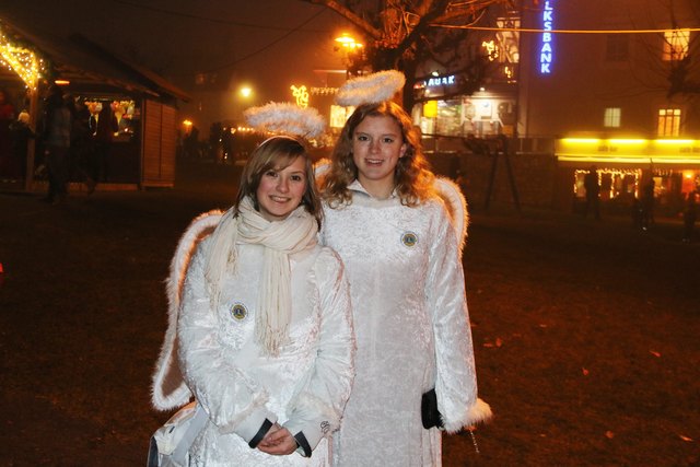 Engel in Velden am Weihnachtsmarkt 