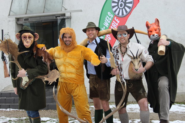 Letztes Jahr wurde es beim sechsten Faschingsgschnas des RT6 Wels unter dem Motto "Alpensafari" tierisch wild.