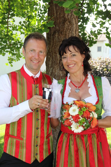 Liebesgschicht'n und Heiratssachen brachte Robert und Birgit zum Heiraten | Foto: Pugganig