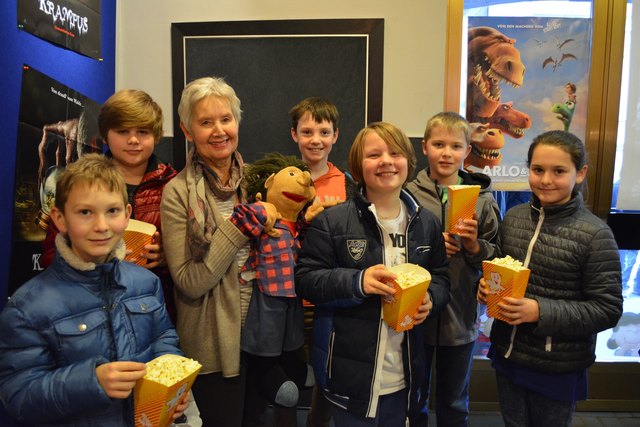 Gratis-Popcorn und ein toller Film - so verfliegt die Zeit bis zum Heiligen Abend. | Foto: Czerny