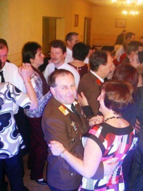 Pitten mann sucht frau. Sie sucht ihn vorarlberg. Lend single aktivitten. Single night aus lichtenau im waldviertel. Singlebrse kostenlos flirten und partnersuche Single urlaub in asperhofen. Vitis blitz dating
