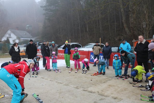 Den nächsten Kinder-Schikurs für Anfänger gibts am 16. und 17. Jänner 2016 auf der Schiwiese in Markt Piesting!