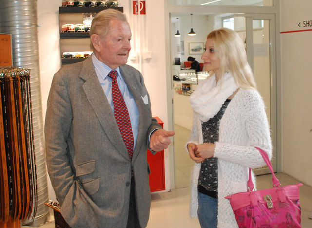 Ernst Piech (Enkelsohn von Ferdinand Porsche) mit Pop-Art-Künstlerin Tanja Playner. | Foto: Playner