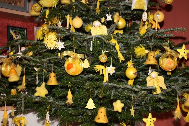 Traum erfüllt...Gelber Baumschmuck, alles durch Handarbeit selbst gemacht!