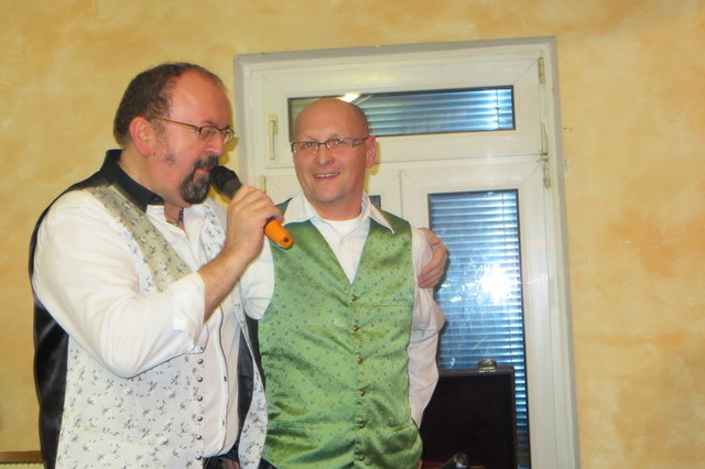 Leo Teufl mit dem Nusserl Gastwirt Andreas Dultinger