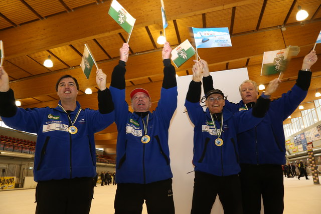 Jubelstimmung bei den Stocksportlern aus Leoben, die den Sieg errangen.