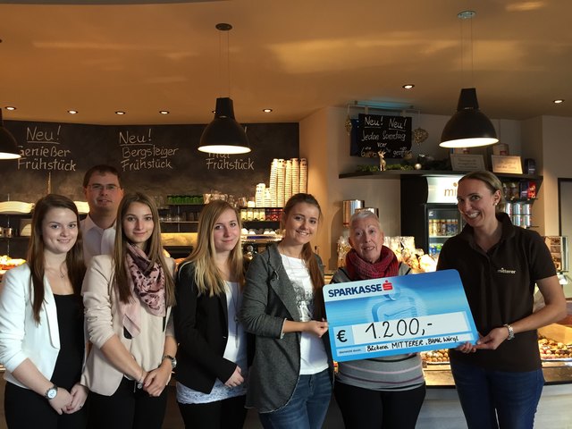 Sarah Erharter, Verena Grindhammer, Gernot Hessler, Regina Mair, Nina Feiersinger, Elisabeth Cerwenka und Julia Mitterer (v. l.). | Foto: Projektgruppe