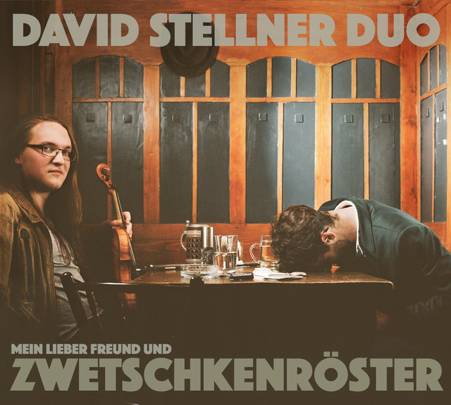 Freund und Zwetschkenröster: Wienerlieder und Mundart sind das Metier von David Stellner und Raphael Widmann. | Foto: Bloder