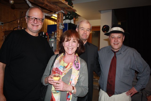 Arthur Ottowitz (KiB-Combo), Heidelinde Weiss, Ivan Olip, Philipp "Fipo" Hainz (Gesamtleiter des Faschingskabaretts) (von links)