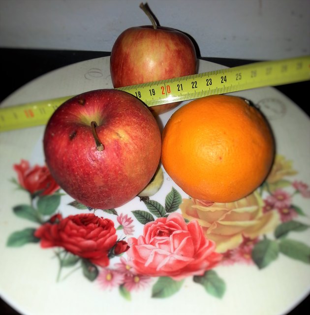 Obst naschen statt Kekse und Süßigkeiten.
