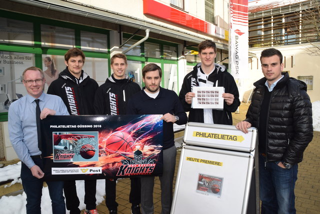 Präsentiert wurde die Basketball-Briefmarke von den Knights Bernhard Deutsch, Sebastian Koch, Matthias Zollner, Moritz Lanegger, Thomas Klepeisz und von Postfilialleiter Dietmar Steurer (von rechts).