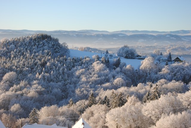 Foto: (c) Cornelia Kerber, DIE KERBER, Theresienkeller.at. Unser schneebestäubter Blick ins Land
