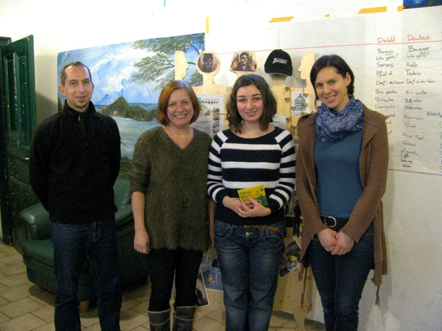 Leiter des Jugendzentrums Andreas Schauer, Stadträtin Beatrix Cmolik, Freiwillige Tatia Bakuradze, Jugendzentrummitarbeiterin Katarina Schmidel.