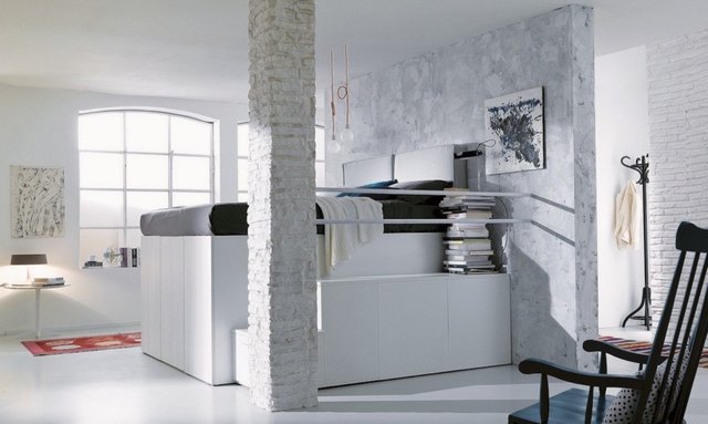 Dieses platzsparende Bett ist auch ein begehbarer Schrank - Baden