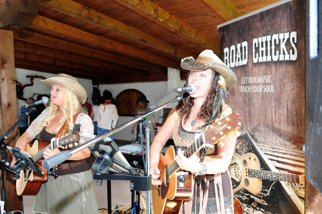 Die "Road Chicks" sorgen bei der Country Night in Völs für die Musik.