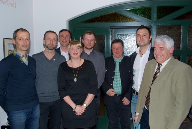 Am Foto zu sehen (von links nach rechts): Fritz Hollrieder, Heinz Zweimüller, Kapellmeister Martin Holzmann, Katrin Lenerth, Obmann Jürgen Daxdobler, Bürgermeister Wolfgang Moser, Obmann Bernhard Urwanisch, Franz Walchetseder (Bezirksleitung)
