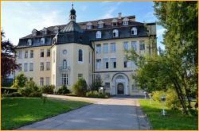 Institut Marienhöhe, Maria-Ward-Str. 16, Simbach am Inn, Eingang zur Turnhalle im Hinterhof!