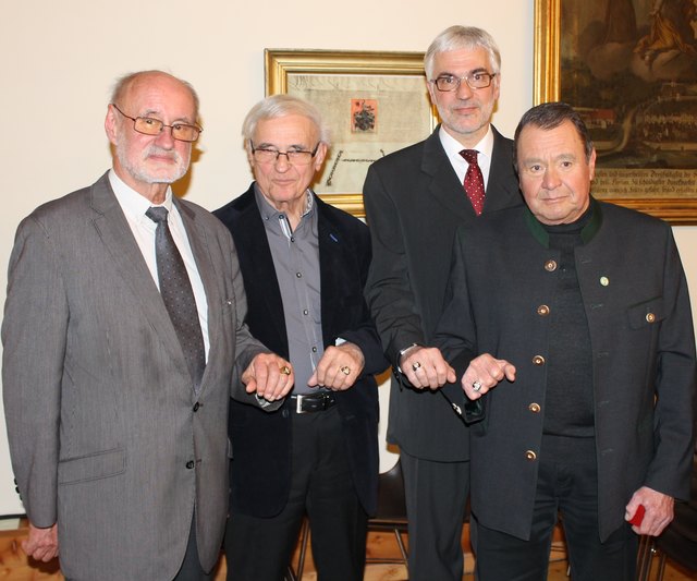 Franz Schneider, Herbert Schlöglhofer, Franz Winter und Peter Frosch wurden geehrt.