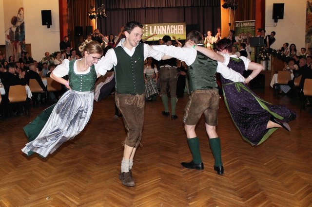 Der Bezirksbauernball in Köflach ist einer der Höhepunkt in der heurigen, leider nur kurzen, Ballsaison.