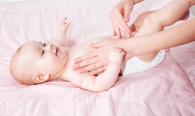 Sollte es mit dem Kinderwunsch nicht klappen, gibt es verschiedene Behandlungsmöglichkeiten.
