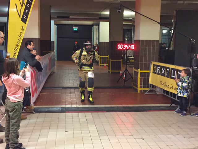 Thomas Kiesenhofer beim Zieleinlauf