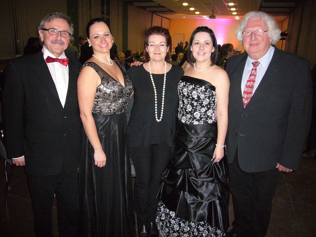Ernst Wedam mit Bettina Wechselberger, Claudia Jahrbacher, Anita Vozsech und Detlef Gruber.