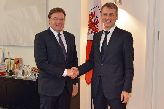 Antrittsbesuch beim Eigentümervertreter: Der neue TIWAG-Vorstandsvorsitzende Erich Entstrasser (re.) mit LH Günther Platter.