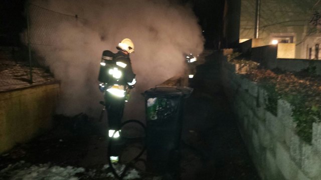 Mit einem Atemschutztrupp konnte das Feuer schnell gelöscht werden.